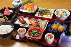 Sushi,Saba Shioyaki & Sashimi Set
